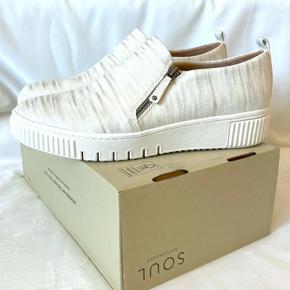 SOUL Naturalizer Slip-On White Metallic Sneakers Sz 10
